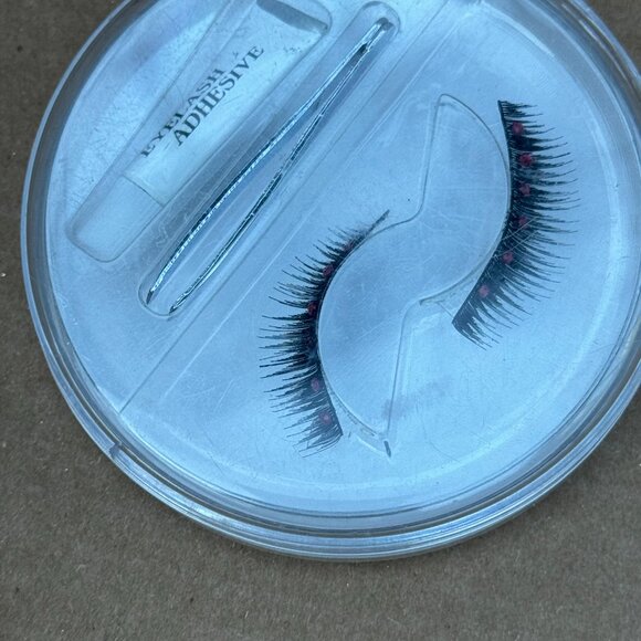 OSP Cosmetics Masquerade Pink Diamond Eye Lash Kit - Picture 10 of 10